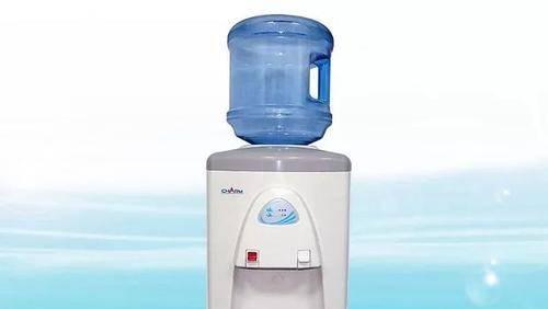饮水机溢水的原因及解决方法（洗滤器不当操作导致的饮水机溢水问题分析与解决）