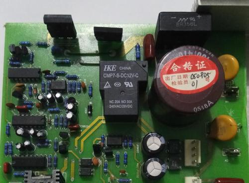 跑步机下控板损坏的修复方法（轻松解决跑步机下控板故障）
