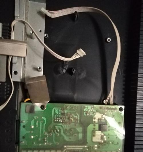 如何排查显示器故障（解决显示器问题的实用技巧）