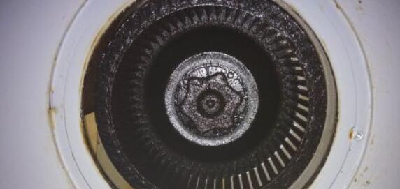 如何用油烟机清洗小龙虾（简便高效的清洁技巧）