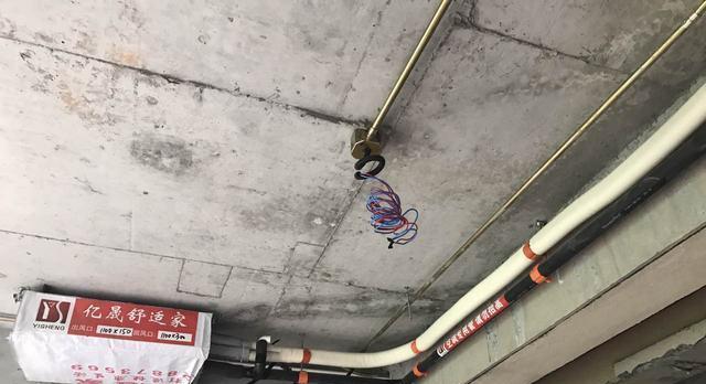 中央空调冷凝水形成的原因（解析中央空调冷凝水产生的原因及应对措施）
