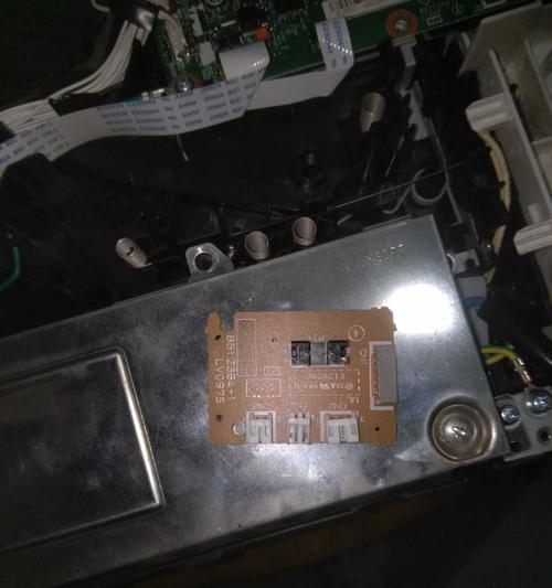 打印机黑色条纹问题解析（探索打印机出现黑色条纹的原因与解决方法）