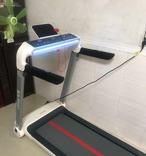解决跑步机老响问题的有效方法（消除跑步机噪音）