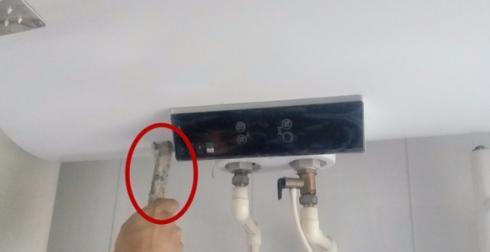 如何正确使用热水器排污口（排污口清洁维护的关键步骤及注意事项）