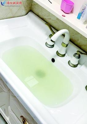 热水器里水为何略显黄色（探究引起热水器里水变黄的原因及解决方法）