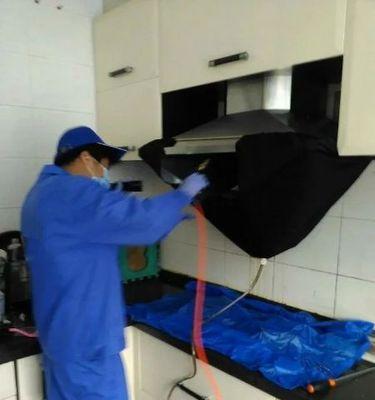 打蜡后的油烟机内部清洗指南（简单有效的清洁方法）