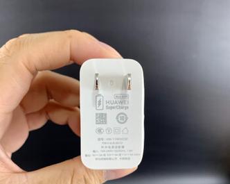 香港人通常使用哪种充电器？与内地充电器有何不同？