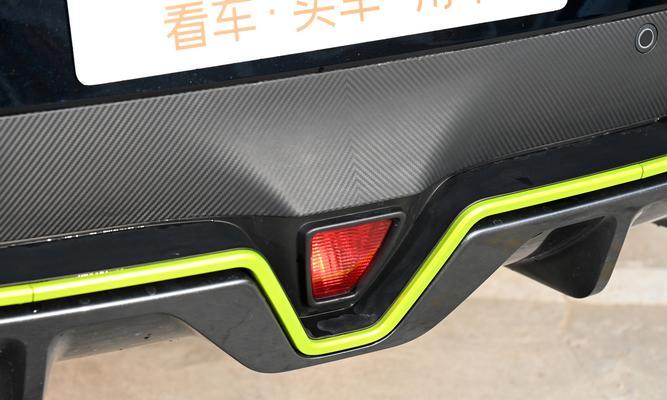 如何打开车头眼镜盖？有视频教程吗？