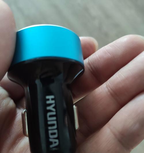 保时捷车载充电器的正确使用方法是什么？